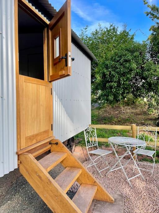 The Hereford Hut, Charming 1 Bedroom Shepherds Hut Callow المظهر الخارجي الصورة